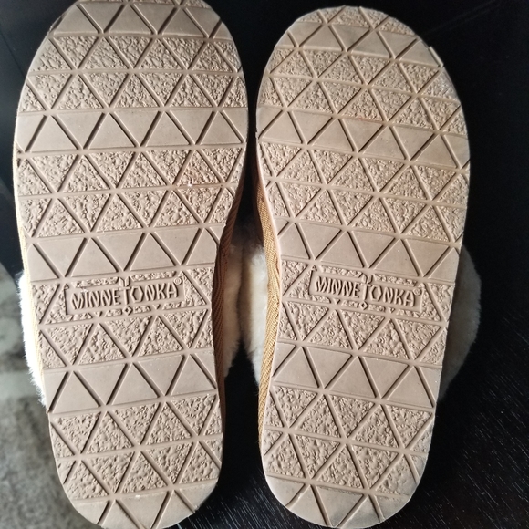 Minnetonka Cinnamon Slip On Slippers Size 2 - Picture 4 of 8